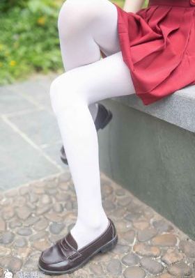 不扣纽扣的女孩电影_超清在线观看高清